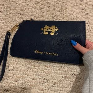 DISNEY PANDORA WRISTLET